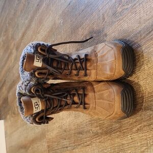 Ugg Adirondack Waterproof Boots Size 7